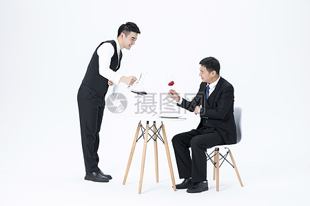 专业视角下的侍酒师服务与摄影 美酒与艺术的完美交融